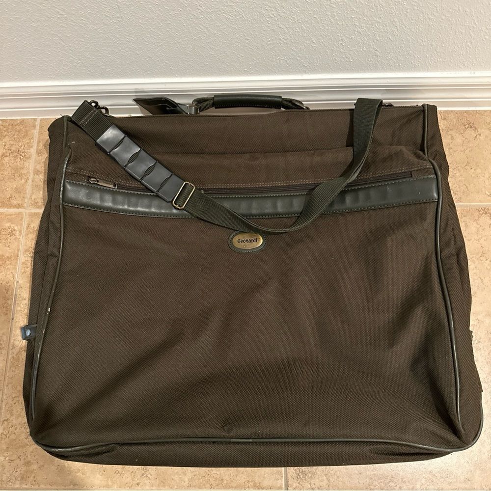 Vtg Geonardi Dark Green CANVAS Fold Out Carrier GARMENT BAG SUITCASE 44”x24”